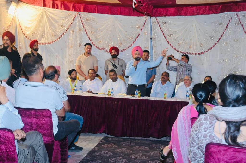 AAP Intensifies Campaign in Dhuri Gains Strong Public Momentum OSD Sukhveer Singh Addresses Massive Rally in Support of Sandeep Bansal